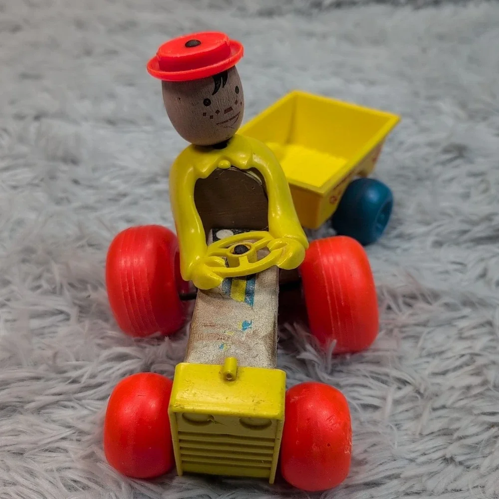 Vintage 1960's‎ Fisher Price Happy Hauler Wood and Plastic Pull Toy #732 Works